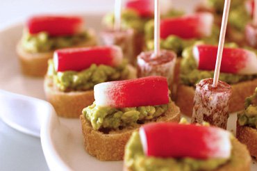 Canapés Radis Avocat au Sel Fumé