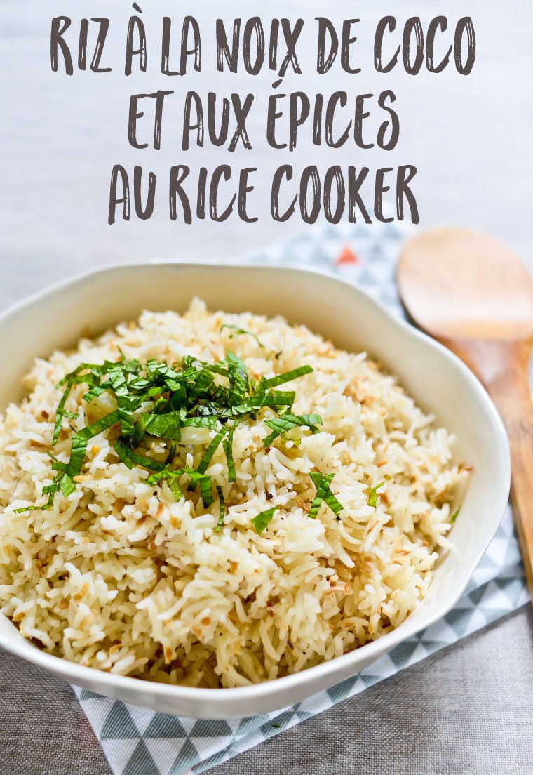 Riz à la noix de coco et aux épices au rice cooker : Une recette ultra simple pour préparer du riz à la noix de coco et aux épices au rice cooker en quelques minutes. Le parfait accompagnement pour un curry !