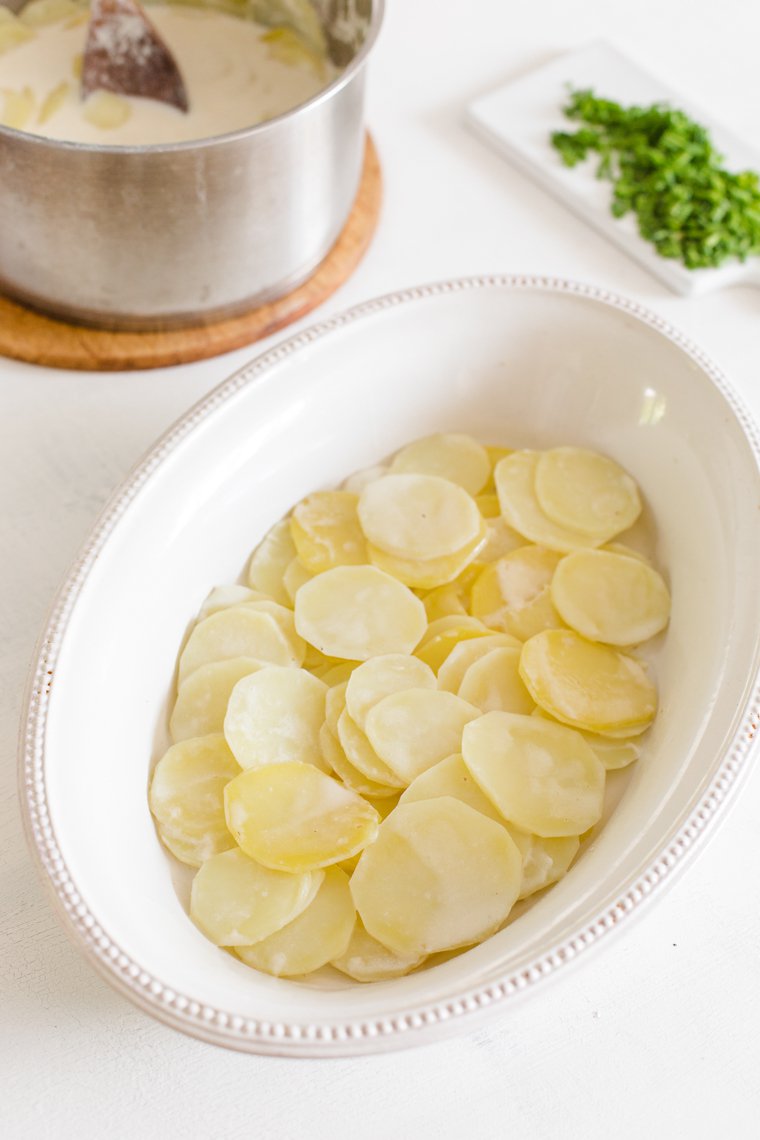 French Scalloped Potatoes (Gratin Dauphinois)