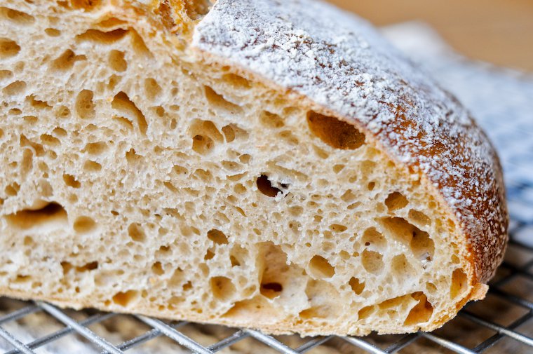 Pain au Levain: Crumb