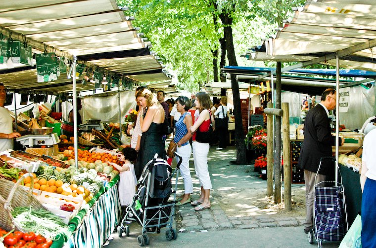 Batignolles organic greenmarket