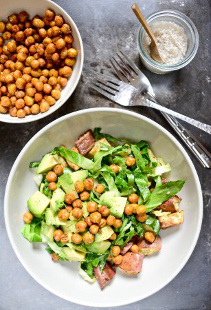 Can't imagine a more delicious or easier snack than these roasted chickpeas, spicy and crunchy. Amazing on a lunch bowl, or just to nibble on with a drink!