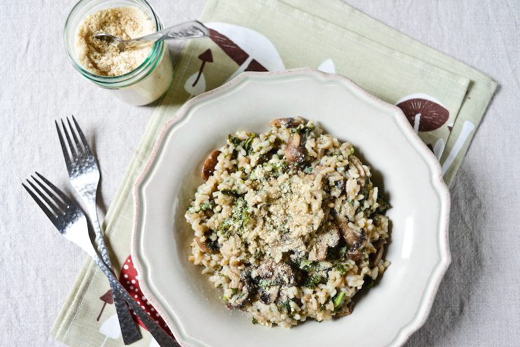 30-minute Vegan Risotto with Kale and Mushrooms Recipe