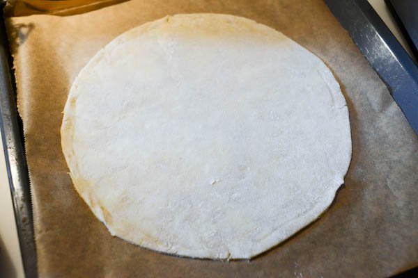 Tarte de Pâques française aux épinards et au fromage de chèvre : Cercle de pâte
